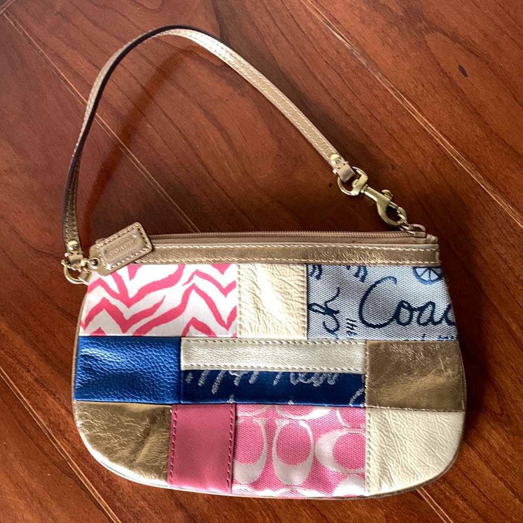 Coach Wristlet Multi-Pattern